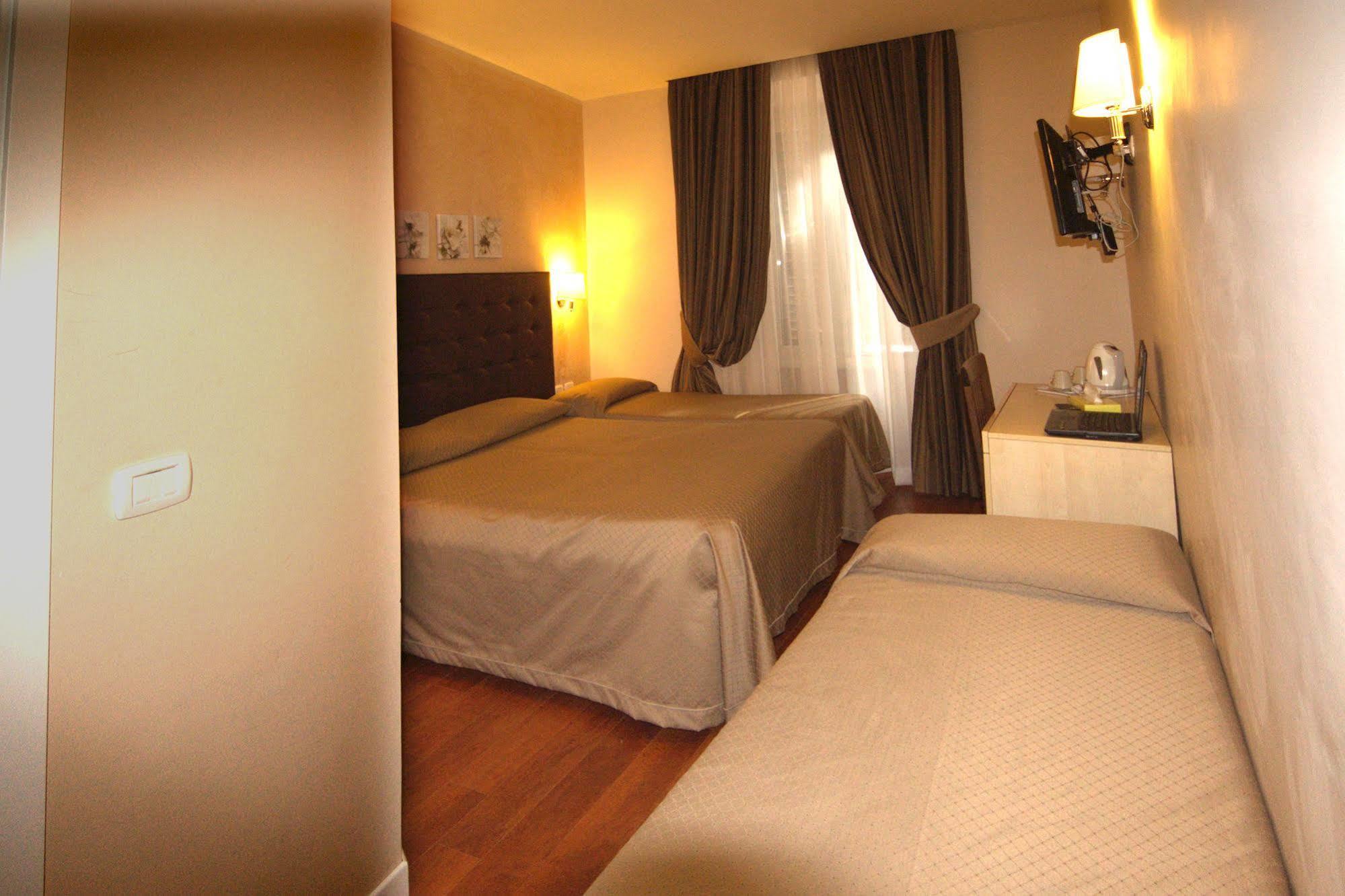 Roma Rooms Colosseum Kültér fotó