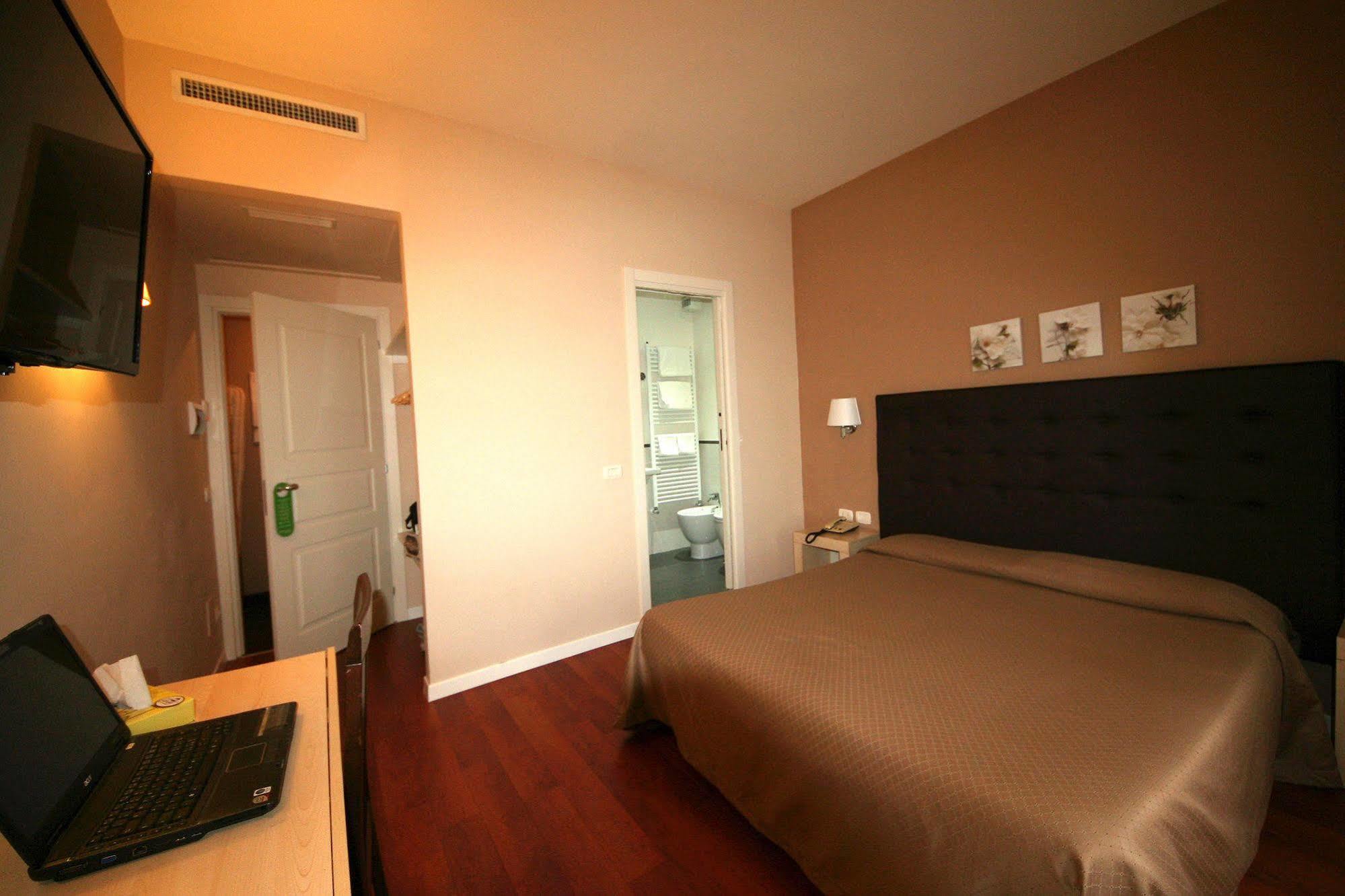 Roma Rooms Colosseum Kültér fotó